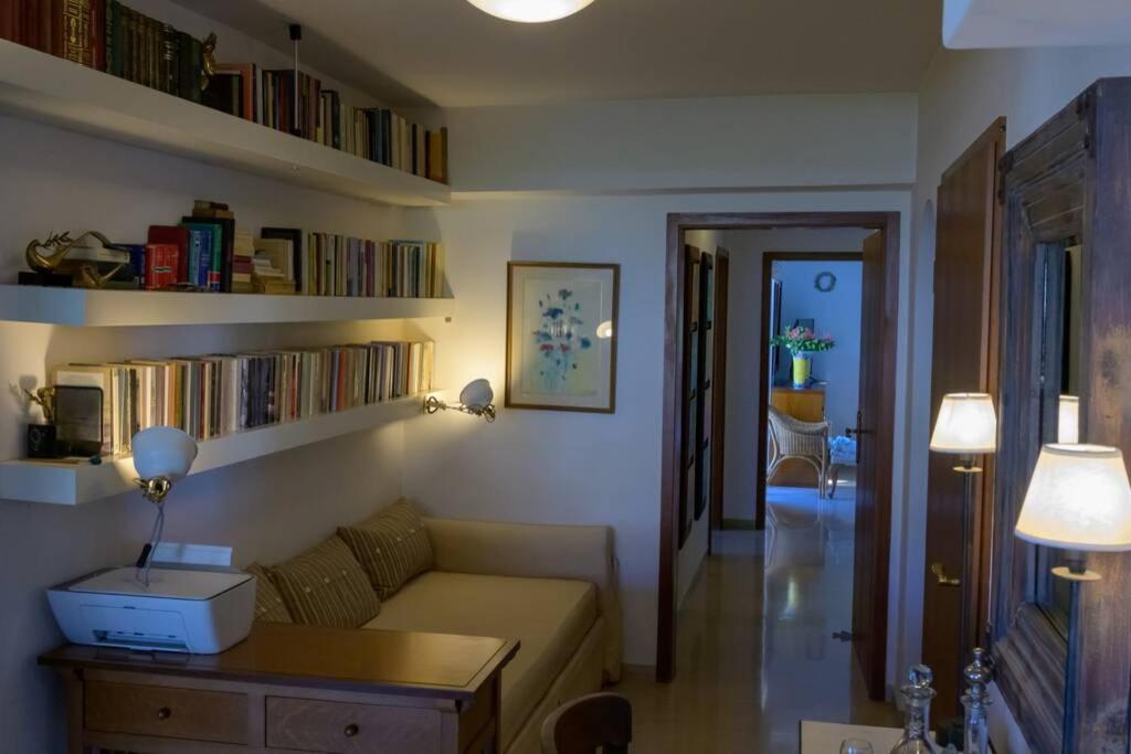 Waves Villa Anavyssos Exterior photo